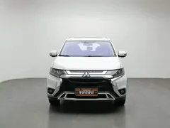 2020 Mitsubishi Outlander 2.4L 4WD 7-seat, белый — фото 3