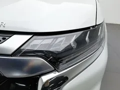 2020 Mitsubishi Outlander 2.4L 4WD 7-seat, белый — фото 7