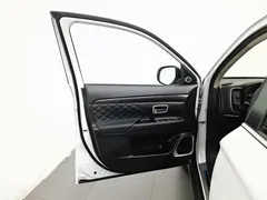2020 Mitsubishi Outlander 2.4L 4WD 7-seat, белый — фото 8