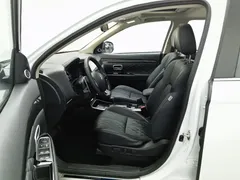 2020 Mitsubishi Outlander 2.4L 4WD 7-seat, белый — фото 10