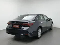 2023 Toyota Avalon Hybrid 2.5L XLE Premium, чёрный — фото 2