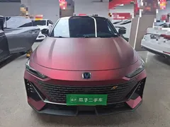 2022 Changan UNI-V 1.5T Premium — фото 3