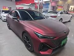 2022 Changan UNI-V 1.5T Premium — фото 4