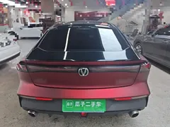 2022 Changan UNI-V 1.5T Premium — фото 6