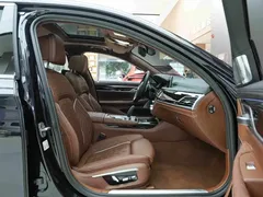 2021 BMW 7 Series 740Li xDrive Executive M Sport Package, чёрный — фото 12