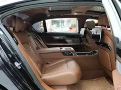 2021 BMW 7 Series 740Li xDrive Executive M Sport Package, чёрный — фото 13