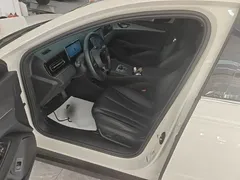 2024 BYD Seal 06 DM-i PHEV 80km Premium, белый — фото 15
