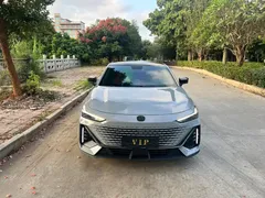 2022 Changan UNI-V 1.5T Premium — фото 2