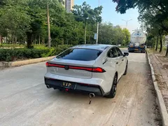 2022 Changan UNI-V 1.5T Premium — фото 7