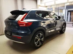 2022 Volvo XC40 4WD Luxury, синий — фото 6