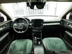 2022 Volvo XC40 4WD Luxury, синий — фото 14