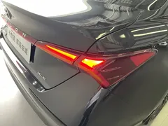 2022 Toyota Avalon 2.0L XLE Premium, чёрный — фото 32