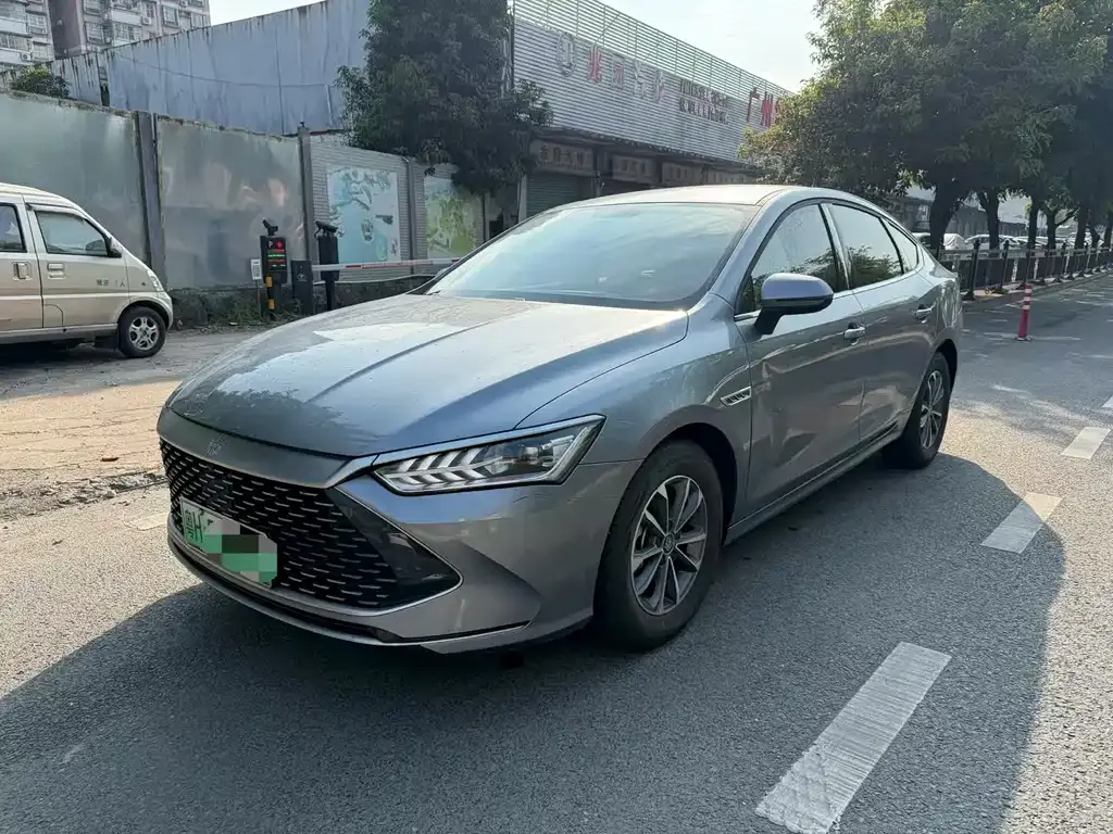 2024 BYD Qin PLUS Honor DM-i PHEV 55km Leading