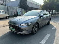 2024 BYD Qin PLUS Honor DM-i PHEV 55km Leading — фото 1