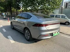 2024 BYD Qin PLUS Honor DM-i PHEV 55km Leading — фото 5