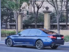 2021 BMW 5 Series 530Li Executive M Sport Package, синий — фото 3