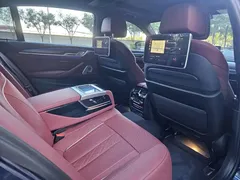 2021 BMW 5 Series 530Li Executive M Sport Package, синий — фото 10