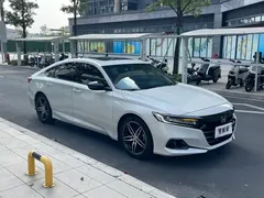 2022 Honda Accord 260TURBO Premium, белый — фото 3