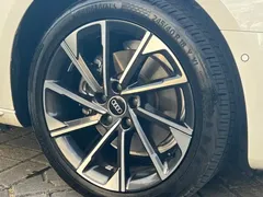 2022 Audi A4L 40 TFSI Luxury, белый — фото 5