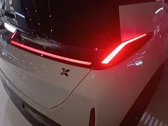 2023 Zeekr X 4WD YOU 5-seat, белый — фото 8