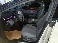 2023 Zeekr X 4WD YOU 5-seat, белый — фото 15