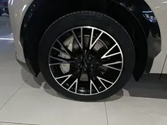 2023 Zeekr X 4WD YOU 5-seat, белый — фото 23