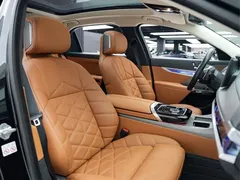 2023 BMW 7 Series 740Li Leading Luxury Package, чёрный — фото 18