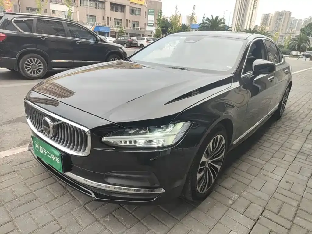 2023 Volvo S90