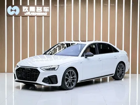2023 Audi A4L 40 TFSI quattro Luxury Sport