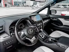 2020 Lexus LM 300h 7-seat, чёрный — фото 2