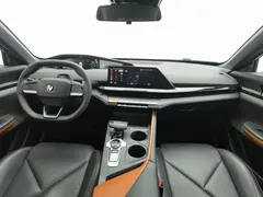 2022 Changan UNI-V 1.5T Premium, белый — фото 5