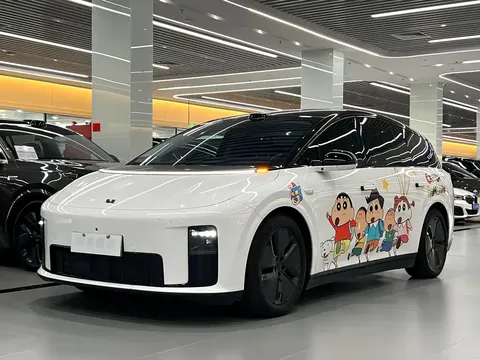 2025 Li Auto i8 Standard