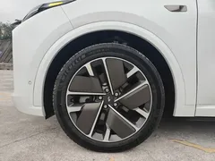 2025 Li Auto L9 Smart Refresh, белый — фото 10