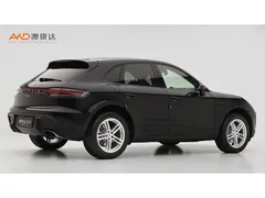 2022 Porsche Macan 2.0T — фото 3