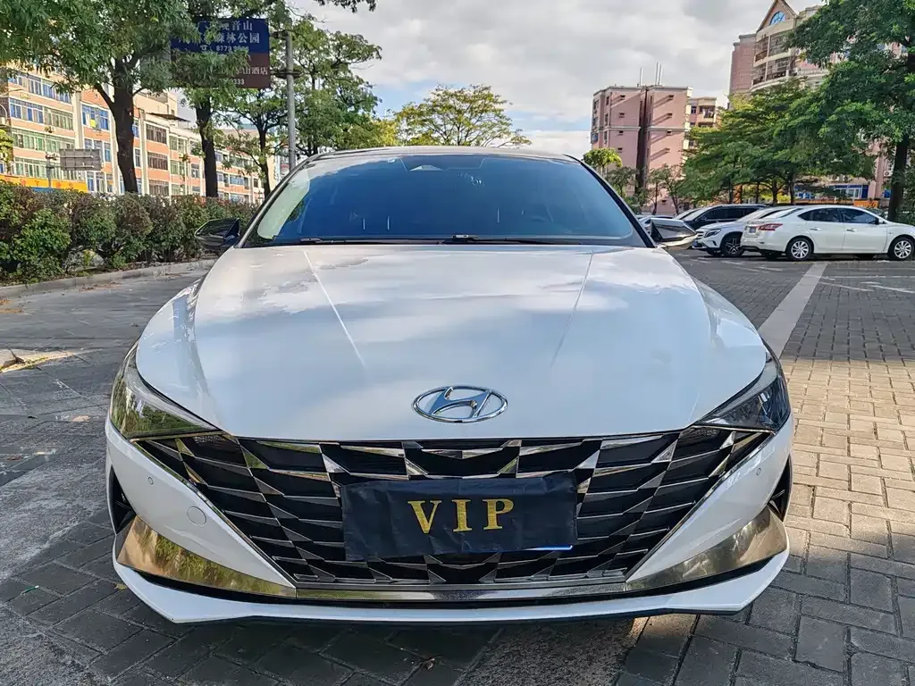 2021 Hyundai Elantra 1.5L CVT LUX Premium