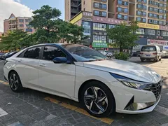 2021 Hyundai Elantra 1.5L CVT LUX Premium, белый — фото 2