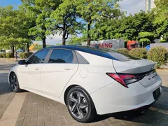 2021 Hyundai Elantra 1.5L CVT LUX Premium, белый — фото 6
