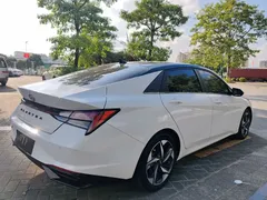 2021 Hyundai Elantra 1.5L CVT LUX Premium, белый — фото 7