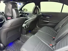 2022 Mercedes-Benz C-Class C 200 L Sport, белый — фото 16