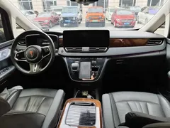 2024 Hongqi HQ9 2.0T 4WD Luxury — фото 18