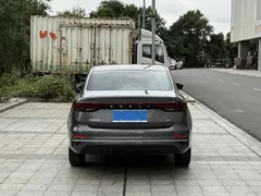 2022 Geely Emgrand 4th Gen 1.5L CVT Flagship — фото 3