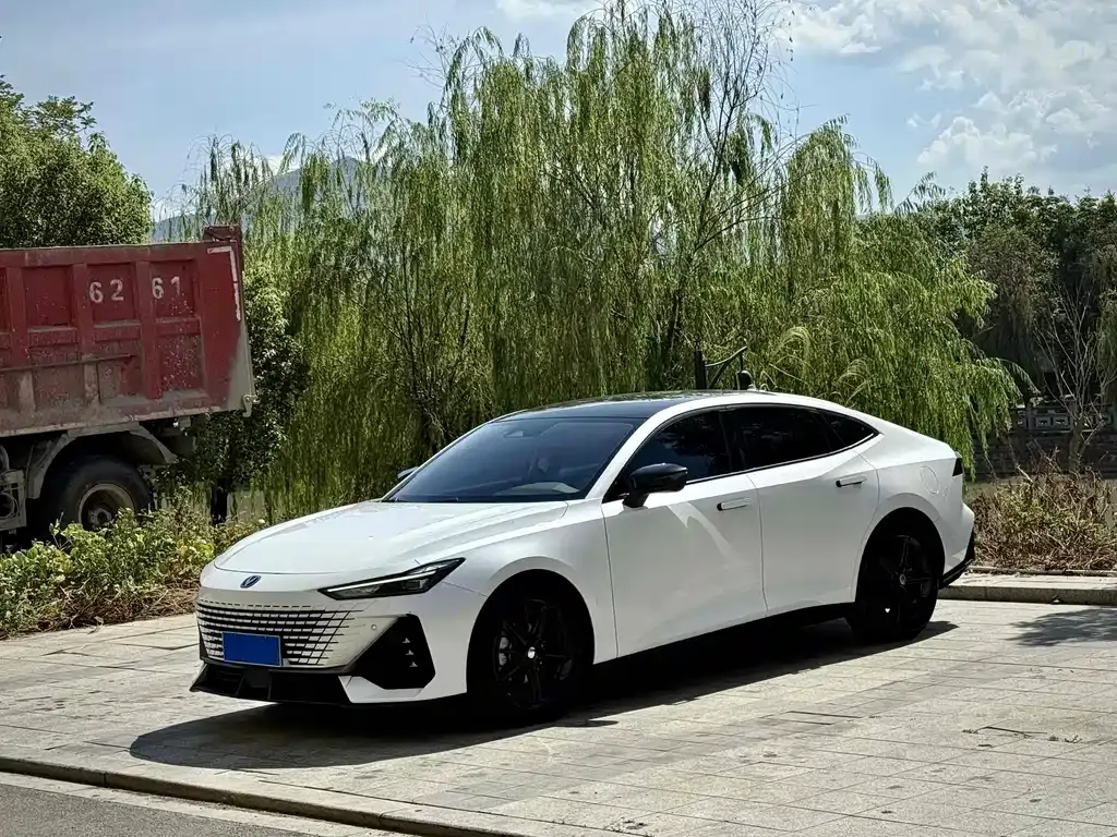2023 Changan UNI-V 1.5T Premium