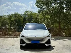 2023 Changan UNI-V 1.5T Premium, белый — фото 2