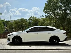2023 Changan UNI-V 1.5T Premium, белый — фото 5