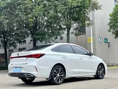 2022 Changan Eado PLUS 1.4T GDI DCT Premium, белый — фото 4