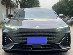 2023 Changan UNI-V 1.5T Premium — фото 2