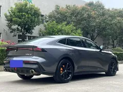 2023 Changan UNI-V 1.5T Premium — фото 4
