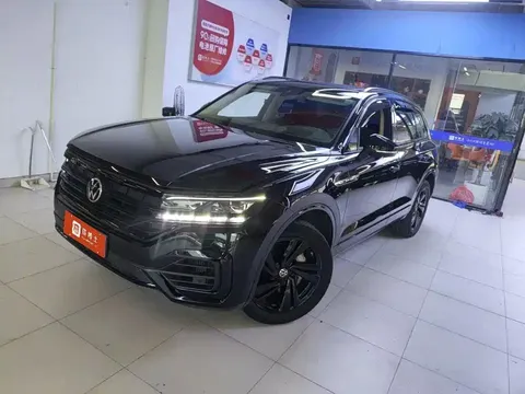 2023 Volkswagen Touareg 3.0TSI Black Sport Package