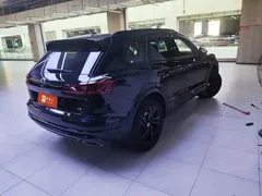 2023 Volkswagen Touareg 3.0TSI Black Sport Package, чёрный — фото 4
