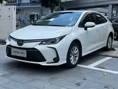 2021 Toyota Corolla 1.2T S-CVT Luxury, белый — фото 1